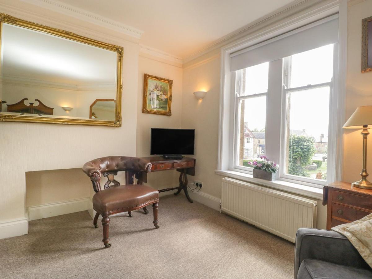 1 Abbey Court Apartman Sherborne  Kültér fotó