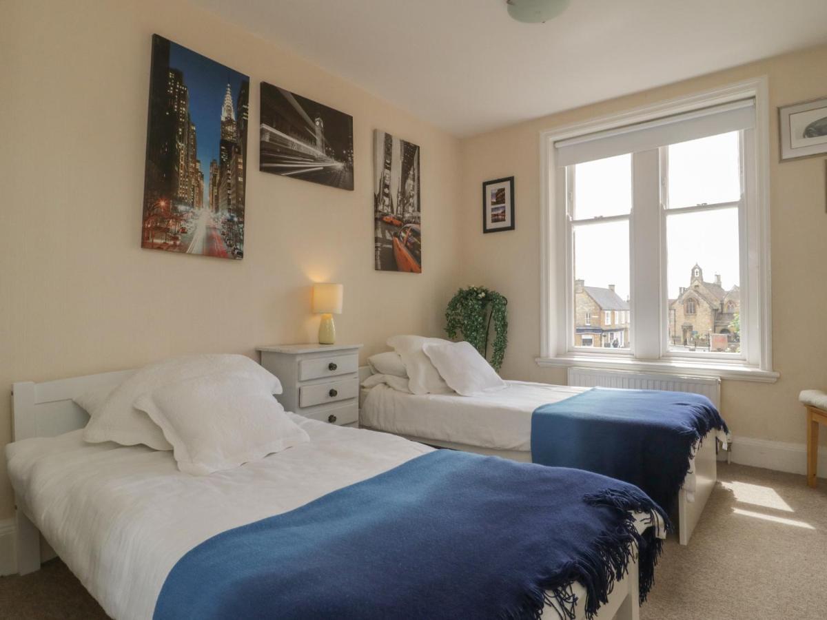 1 Abbey Court Apartman Sherborne  Kültér fotó