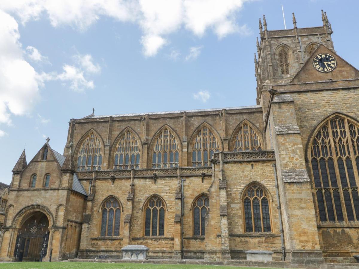 1 Abbey Court Apartman Sherborne  Kültér fotó