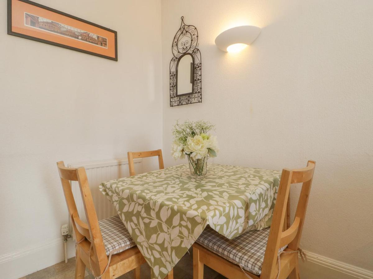 1 Abbey Court Apartman Sherborne  Kültér fotó